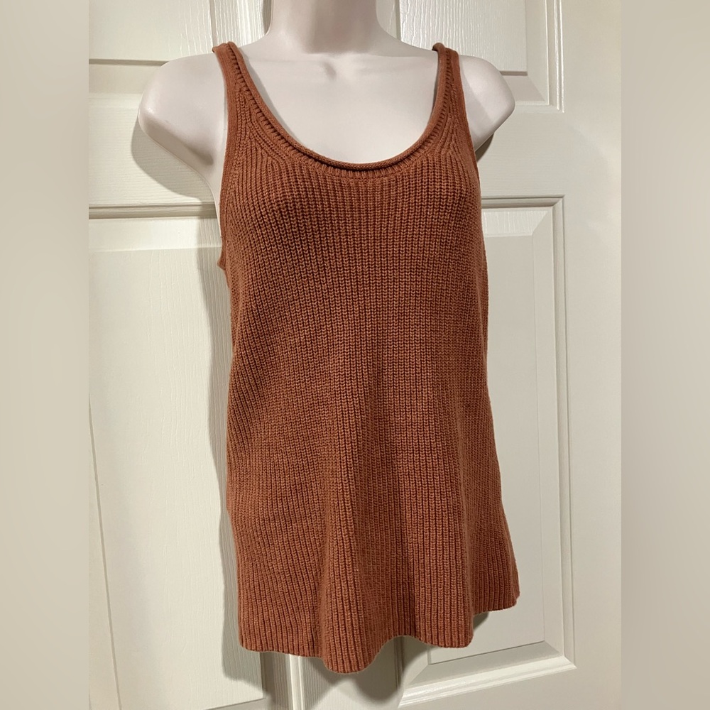 GAP Woman size small sleeveless knit tank Top